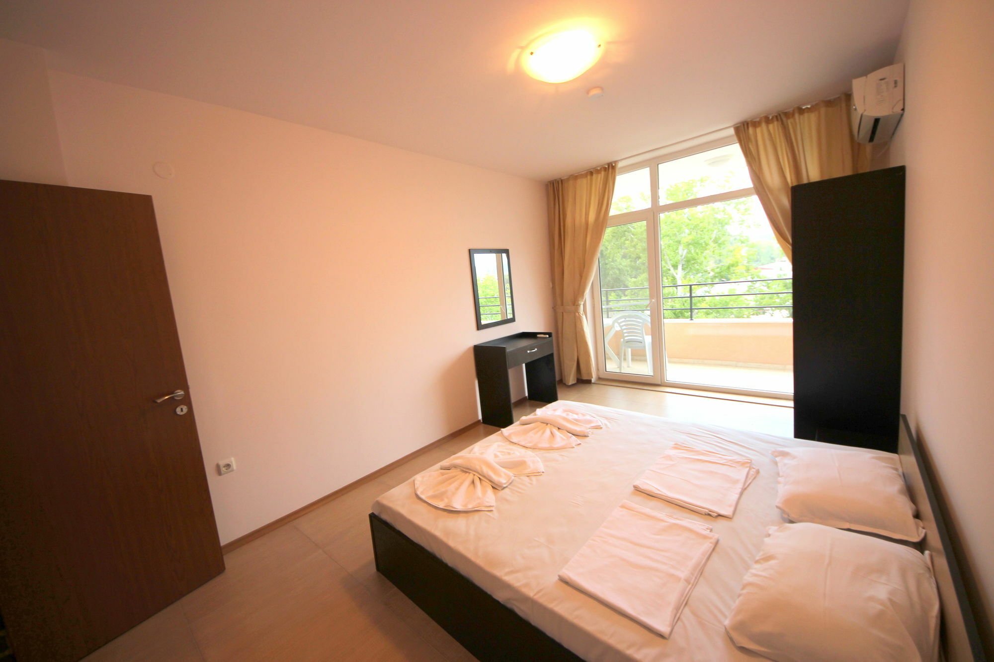 Menada Grand Kamelia Apartments Słoneczny Brzeg Zewnętrze zdjęcie