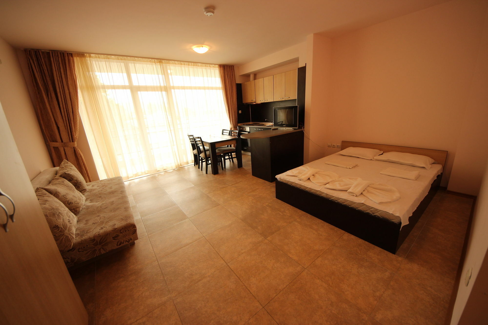 Menada Grand Kamelia Apartments Słoneczny Brzeg Zewnętrze zdjęcie